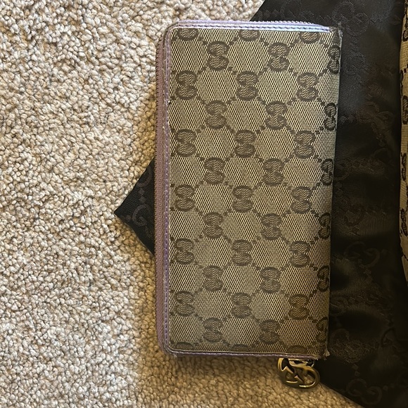 Small authentic Gucci bag with wallet has original bag for storage. A steal! - Picture 4 of 4